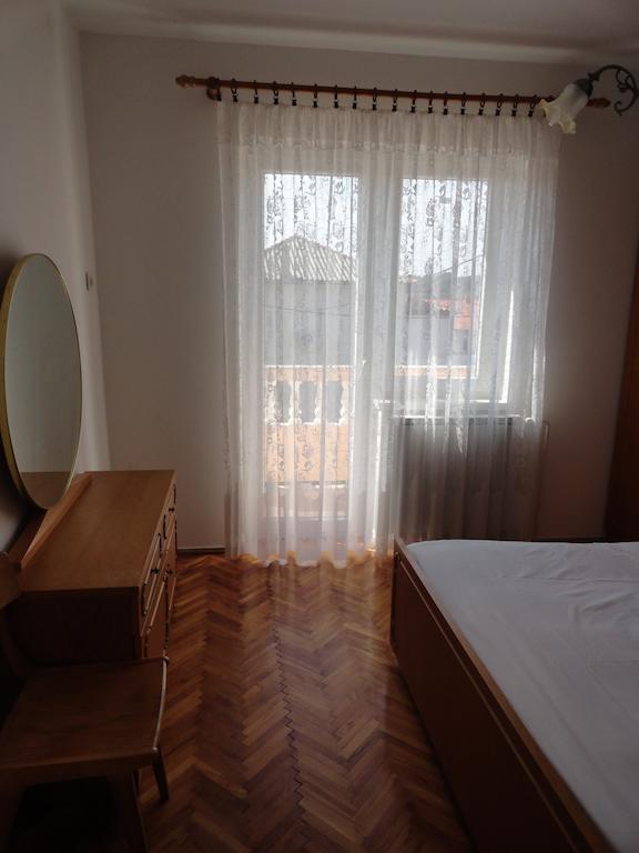 Apartments & Rooms Karmela Banjol Bilik gambar