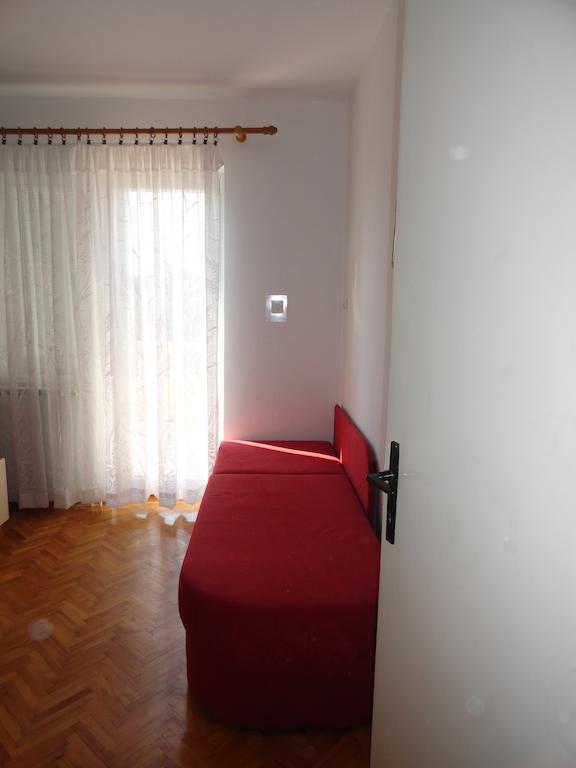Apartments & Rooms Karmela Banjol Bilik gambar